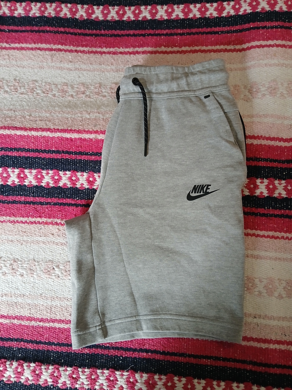 Nike Tech Stardard Fit Shorts YOUTH Large Gray Athletic Sweat Zip Pocket